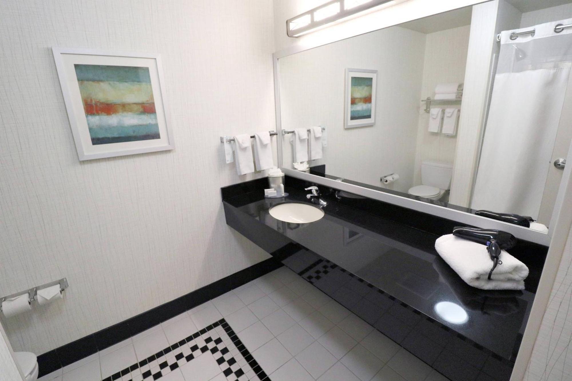 Fairfield Inn & Suites Des Moines Airport מראה חיצוני תמונה